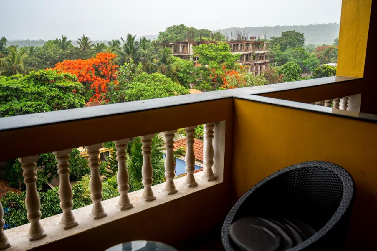 De Alturas Resort Candolim Luaran gambar